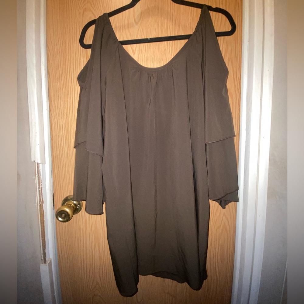 Women’s cold-shoulder brown top with 3/4 ruffle sleeve size L